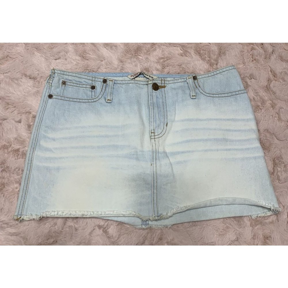 Abercrombie & Fitch Mini Skirt Women’s 6 Light Wash Blue Denim Distress Fray Hem